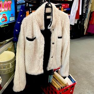 Super cute Thread & Supply Fuzzy white Jacket